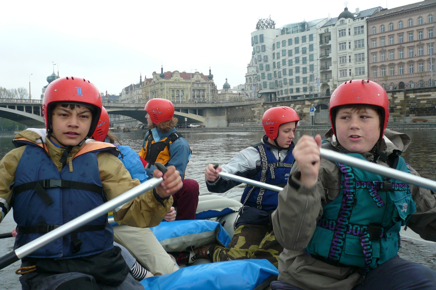 CAL 2008 04 Studna jez za vecera septa 23